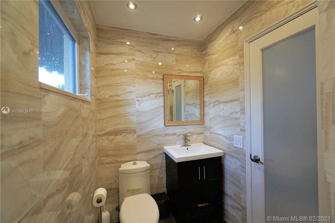 最近售出: $559,000 (3 贝兹, 2 浴室, 1307 平方英尺)