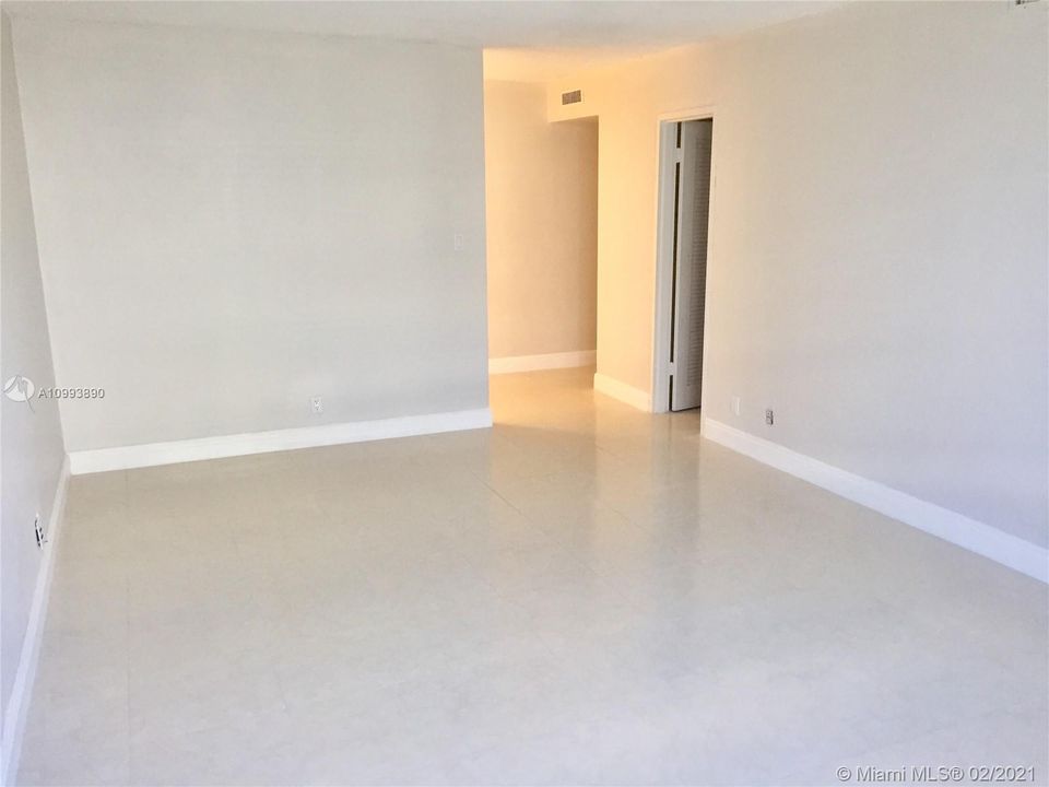 Recently Rented: $2,600 (2 beds, 2 baths, 1195 Square Feet)