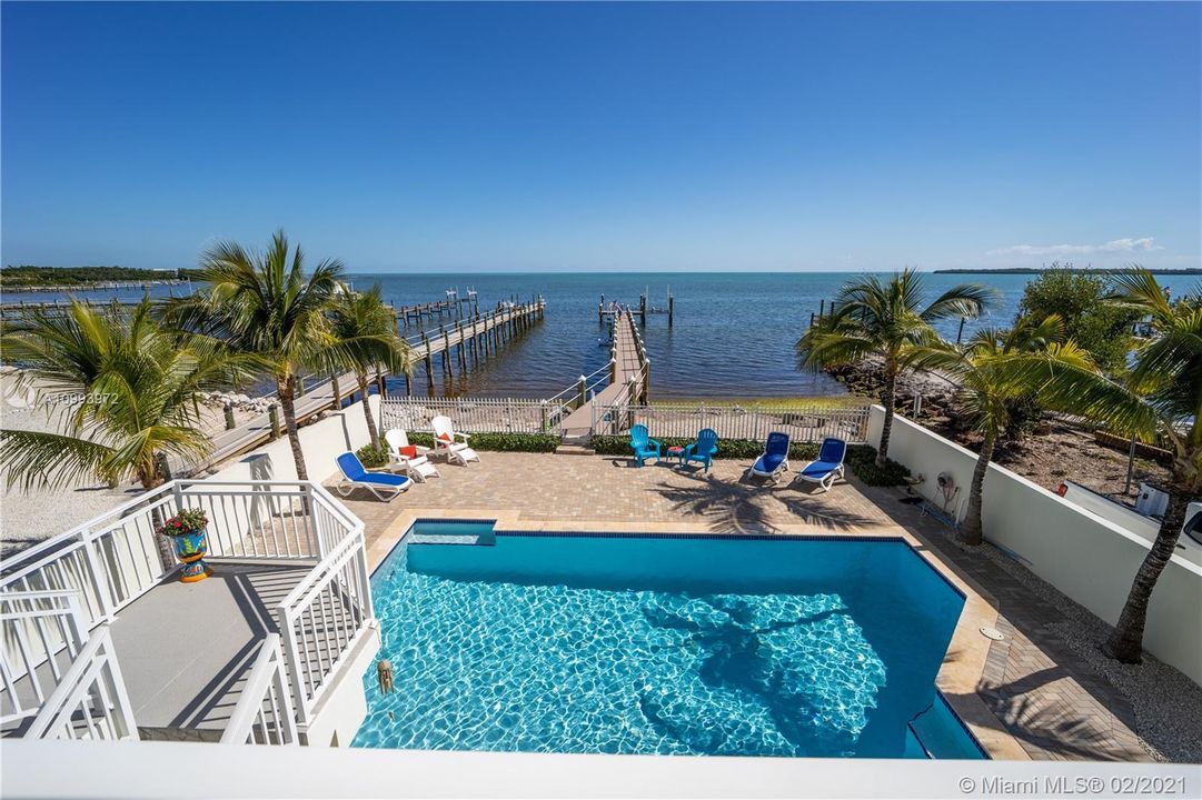 Recently Sold: $3,799,000 (5 beds, 5 baths, 4368 Square Feet)