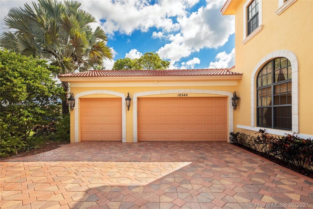 Recently Rented: $5,000 (6 beds, 4 baths, 4323 Square Feet)