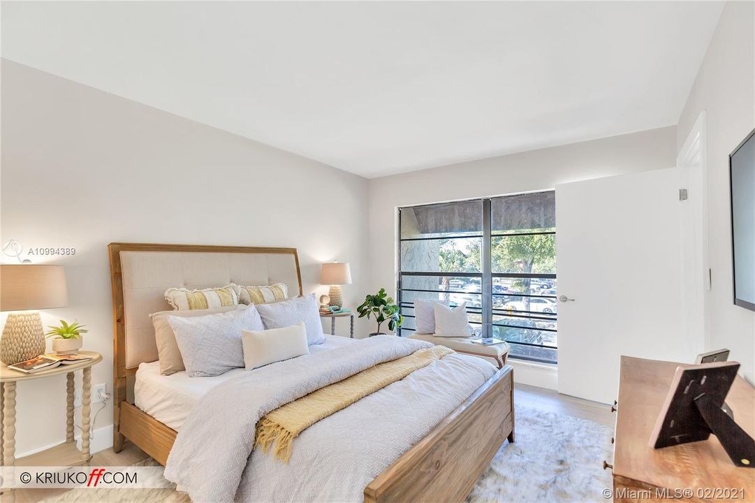 Recently Sold: $295,000 (2 beds, 2 baths, 1430 Square Feet)