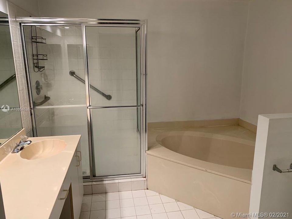 最近售出: $235,000 (2 贝兹, 2 浴室, 0 平方英尺)