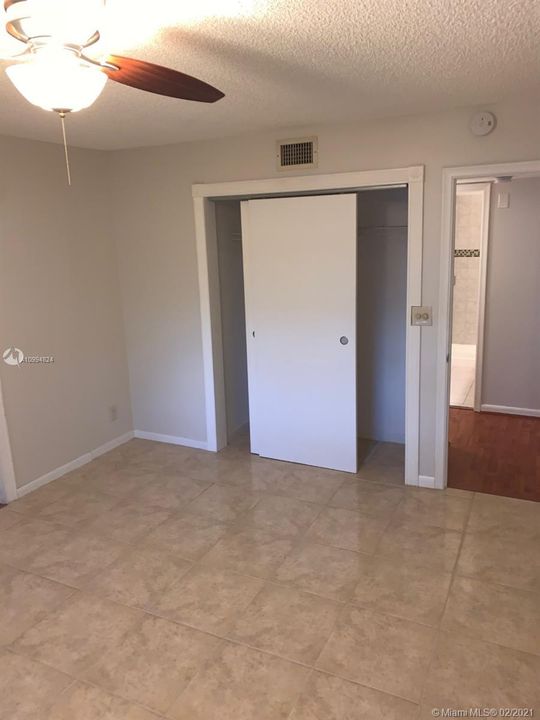 Recently Rented: $1,300 (2 beds, 2 baths, 1050 Square Feet)