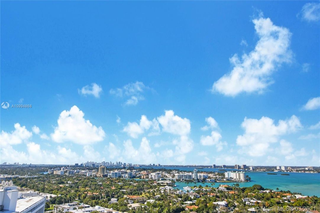 Recently Sold: $4,250,000 (3 beds, 3 baths, 3120 Square Feet)