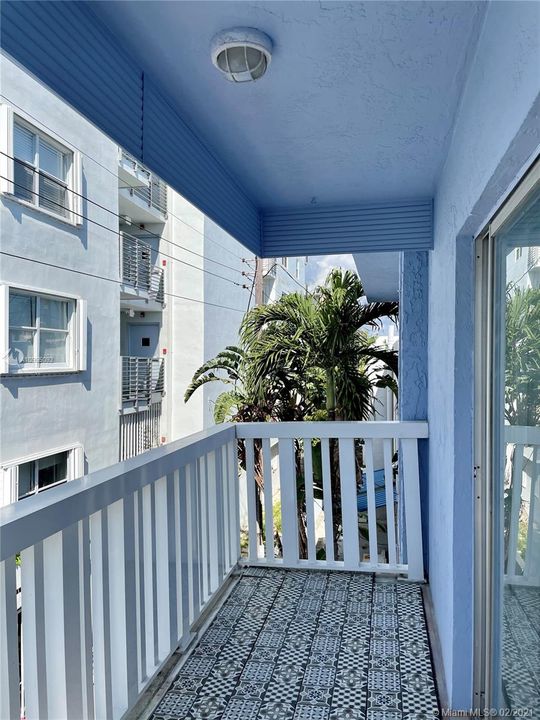 Recently Rented: $1,800 (1 beds, 1 baths, 590 Square Feet)
