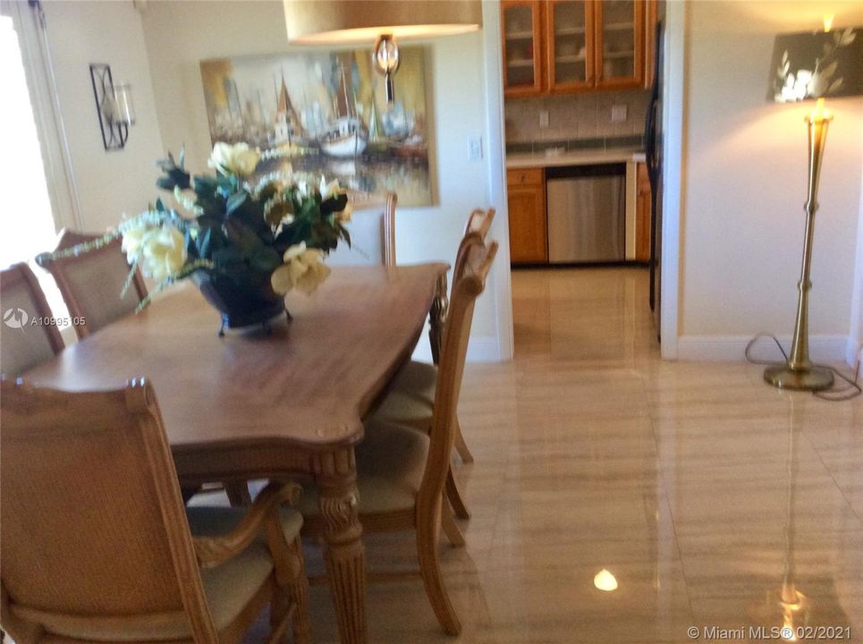 Vendido Recientemente: $375,000 (2 camas, 2 baños, 1085 Pies cuadrados)