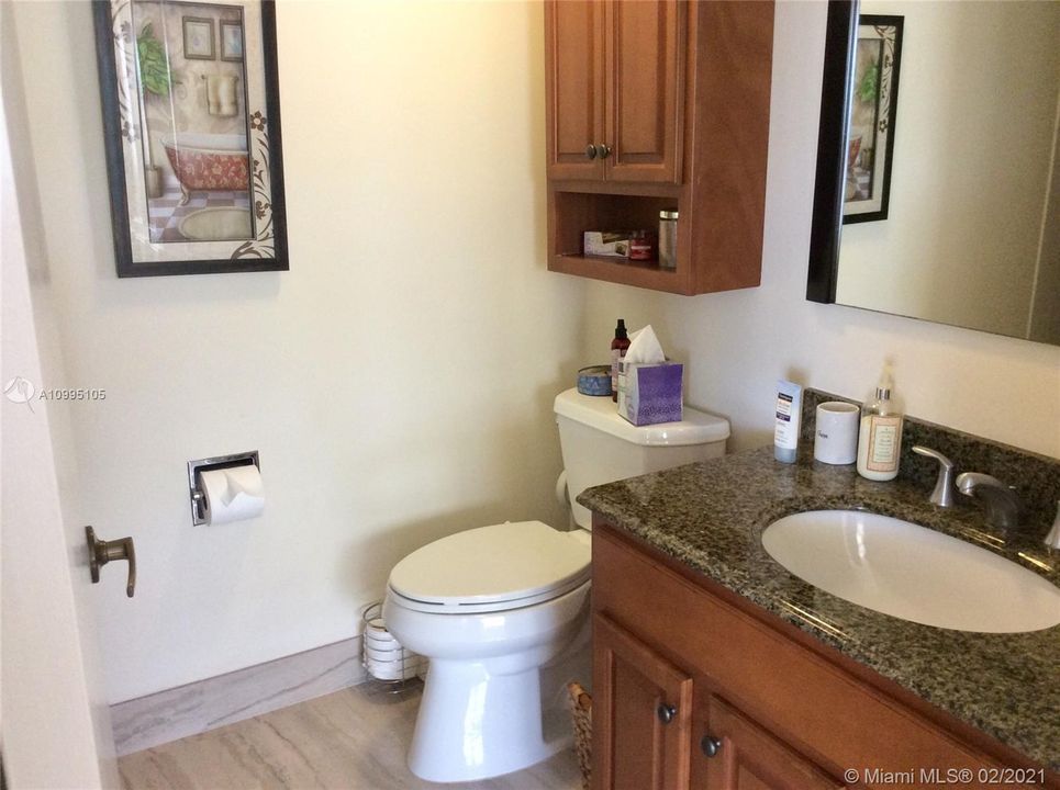 Vendido Recientemente: $375,000 (2 camas, 2 baños, 1085 Pies cuadrados)
