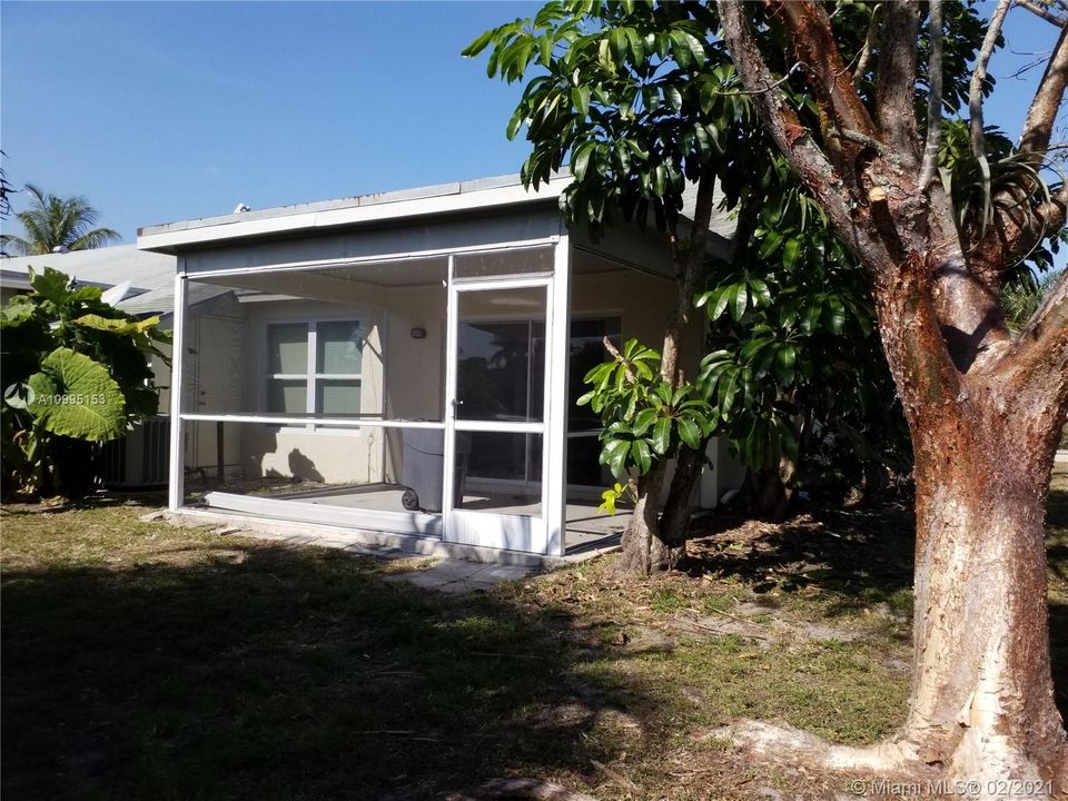 Recently Rented: $1,850 (2 beds, 2 baths, 1049 Square Feet)