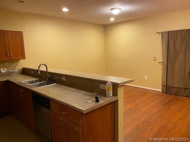 Recently Sold: $265,000 (3 beds, 2 baths, 1505 Square Feet)