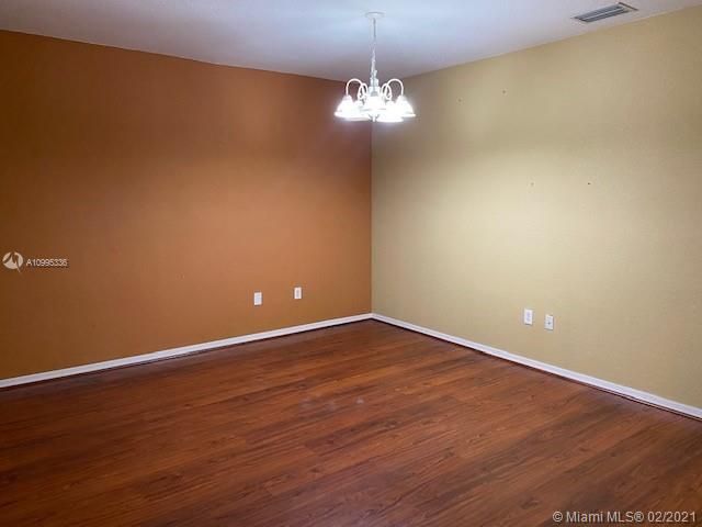 Recently Sold: $265,000 (3 beds, 2 baths, 1505 Square Feet)