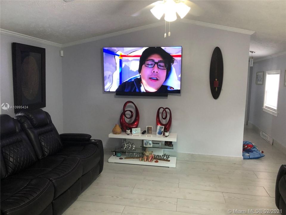 Недавно продано: $75,000 (3 спален, 2 ванн, 1024 Квадратных фут)