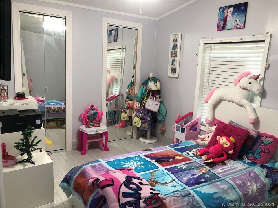 Недавно продано: $75,000 (3 спален, 2 ванн, 1024 Квадратных фут)