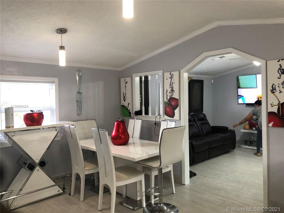 Недавно продано: $75,000 (3 спален, 2 ванн, 1024 Квадратных фут)