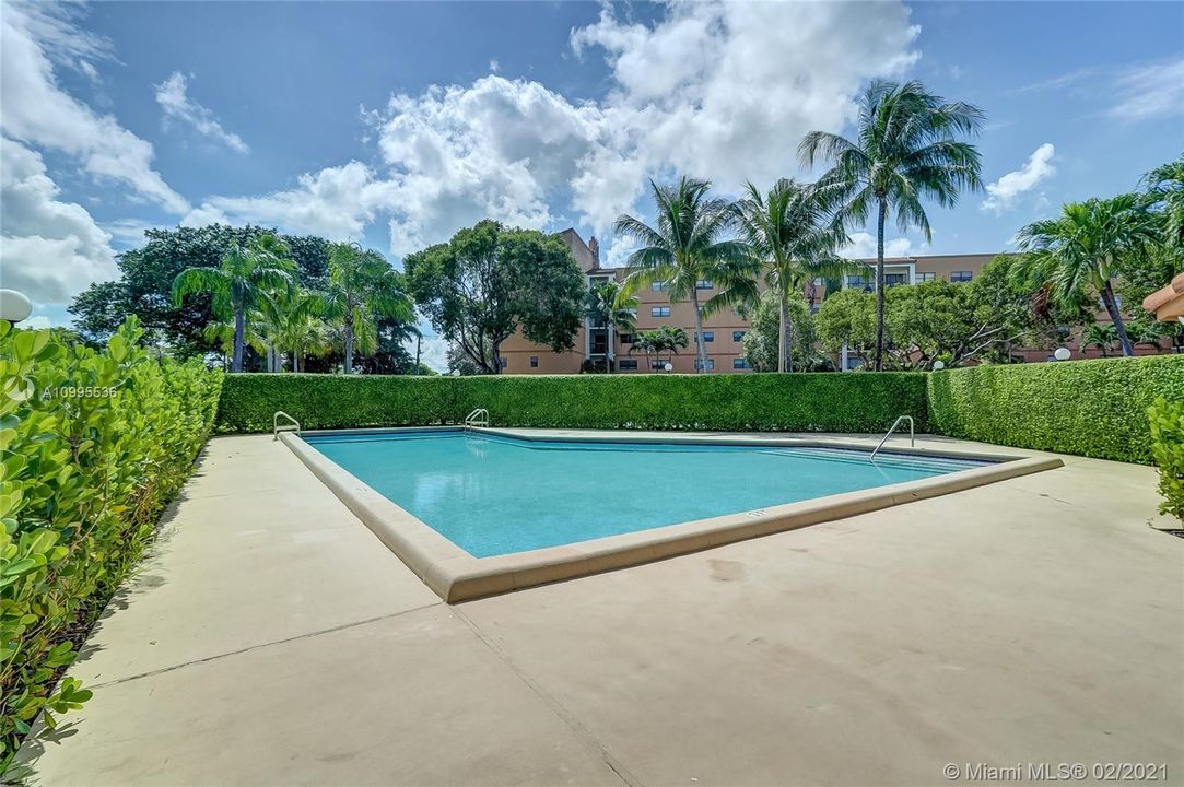 最近售出: $125,990 (1 贝兹, 1 浴室, 682 平方英尺)