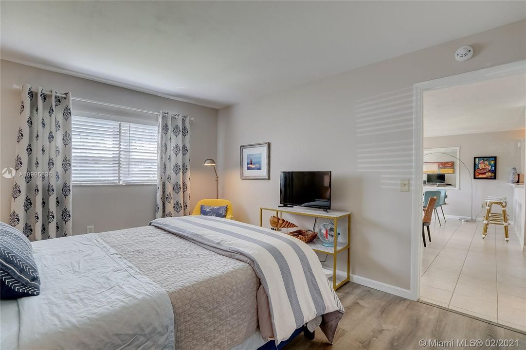 最近售出: $125,990 (1 贝兹, 1 浴室, 682 平方英尺)