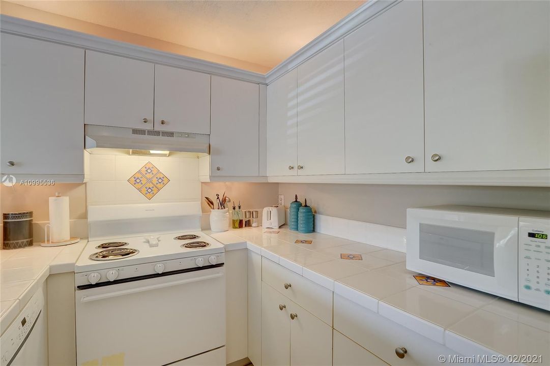 最近售出: $125,990 (1 贝兹, 1 浴室, 682 平方英尺)