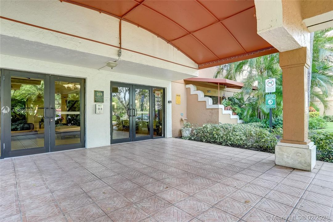 最近售出: $125,990 (1 贝兹, 1 浴室, 682 平方英尺)