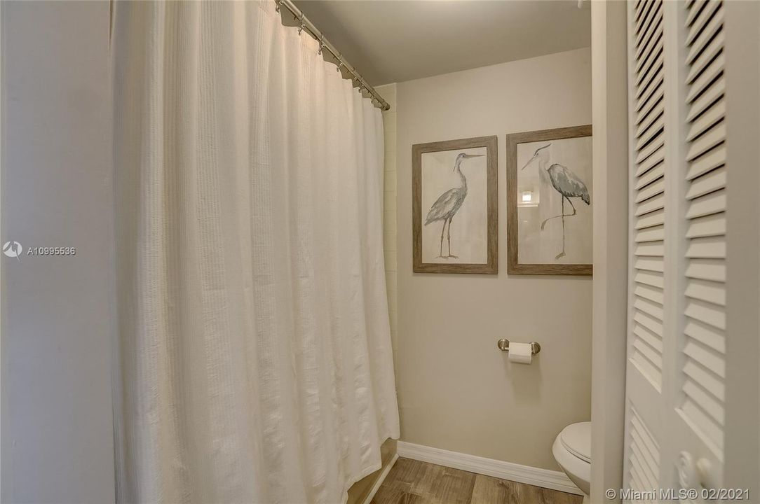 最近售出: $125,990 (1 贝兹, 1 浴室, 682 平方英尺)