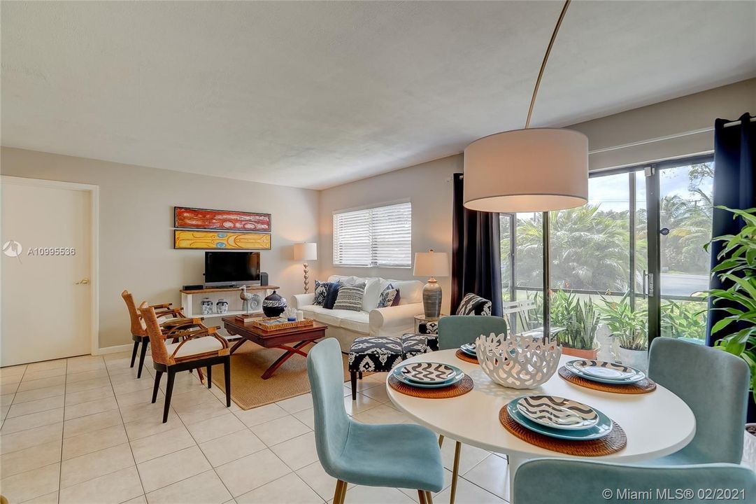 最近售出: $125,990 (1 贝兹, 1 浴室, 682 平方英尺)