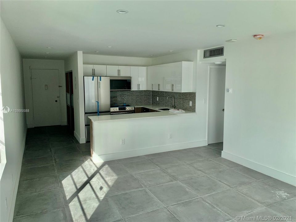 Recently Sold: $389,000 (1 beds, 1 baths, 655 Square Feet)