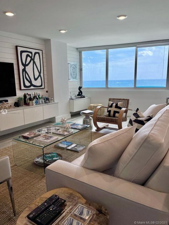 Recently Rented: $2,200 (1 beds, 2 baths, 1010 Square Feet)