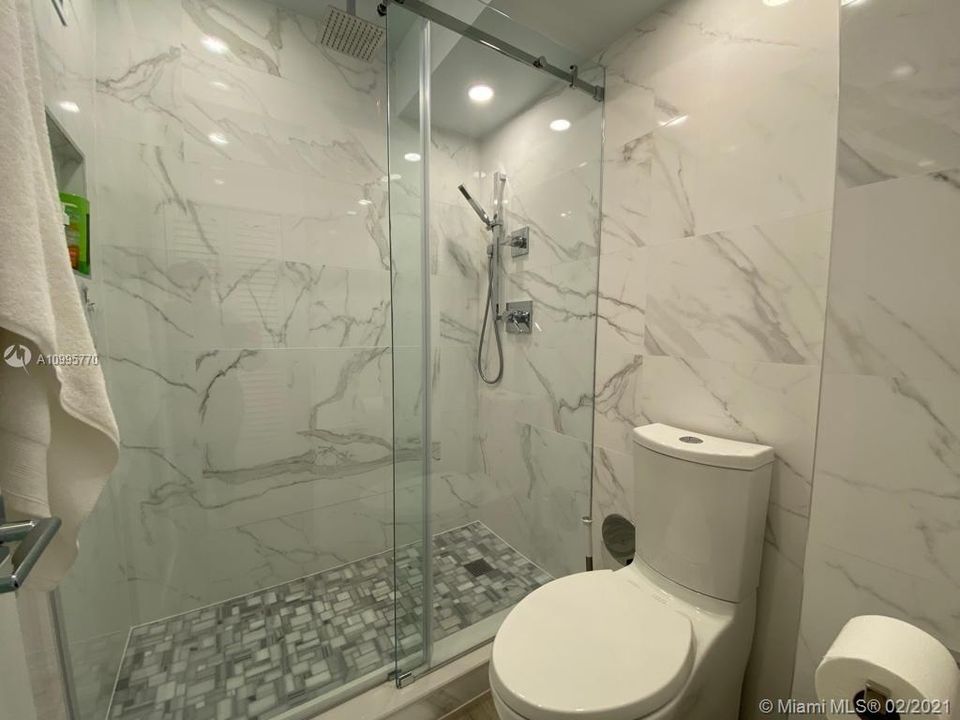 Recently Rented: $2,200 (1 beds, 2 baths, 1010 Square Feet)