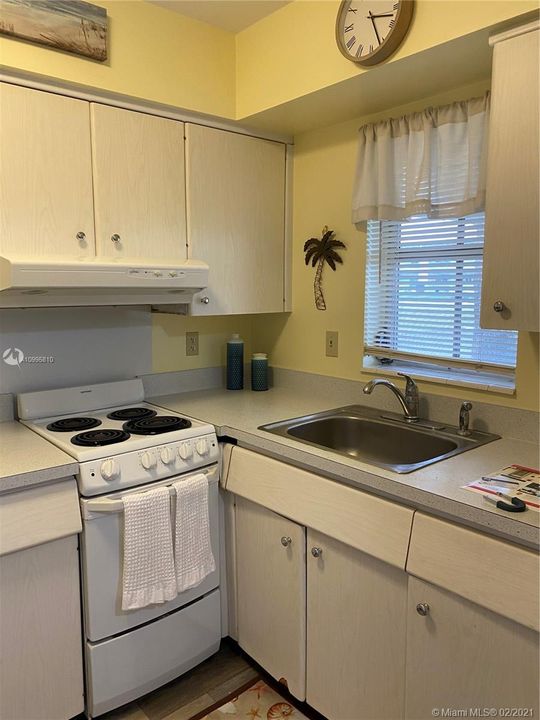 Recently Sold: $105,000 (1 beds, 1 baths, 648 Square Feet)