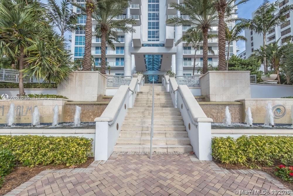 Recently Sold: $2,250,000 (4 beds, 4 baths, 3091 Square Feet)