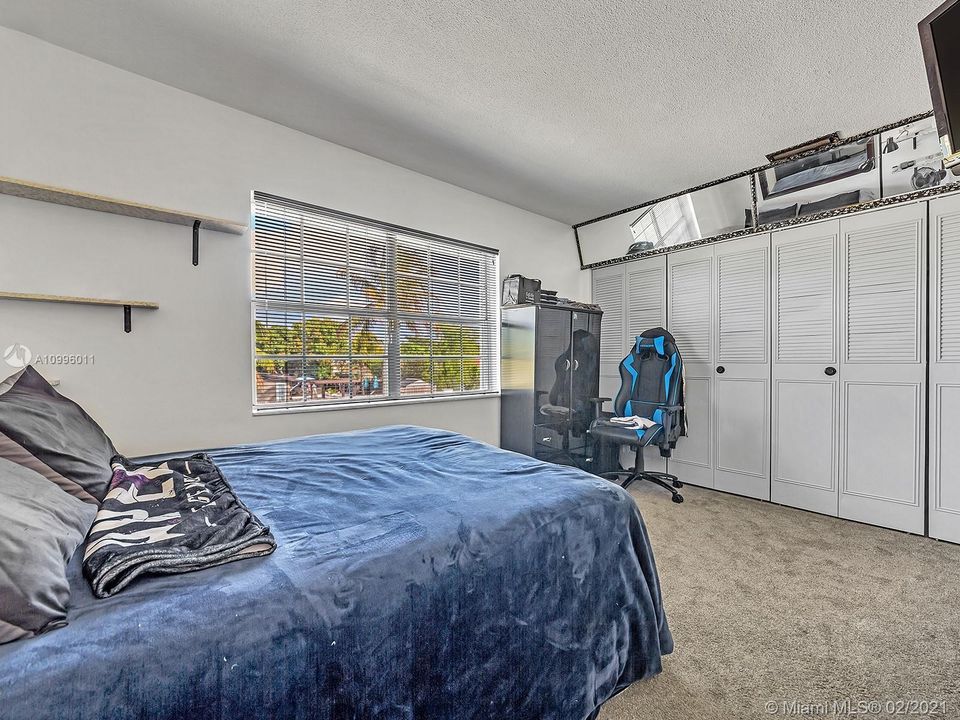 Vendido Recientemente: $269,900 (3 camas, 2 baños, 1500 Pies cuadrados)