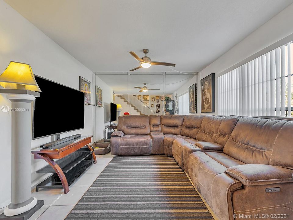 Vendido Recientemente: $269,900 (3 camas, 2 baños, 1500 Pies cuadrados)