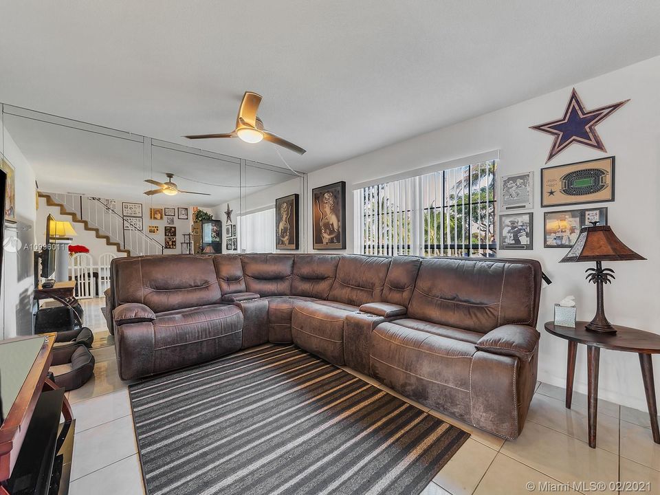 Vendido Recientemente: $269,900 (3 camas, 2 baños, 1500 Pies cuadrados)