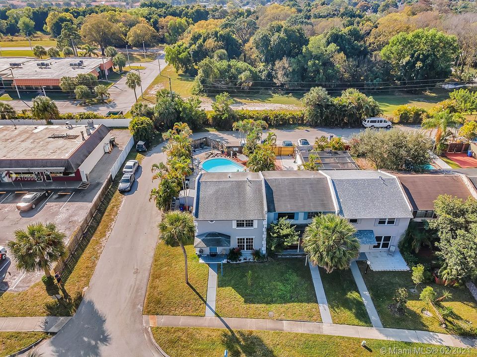 Vendido Recientemente: $269,900 (3 camas, 2 baños, 1500 Pies cuadrados)