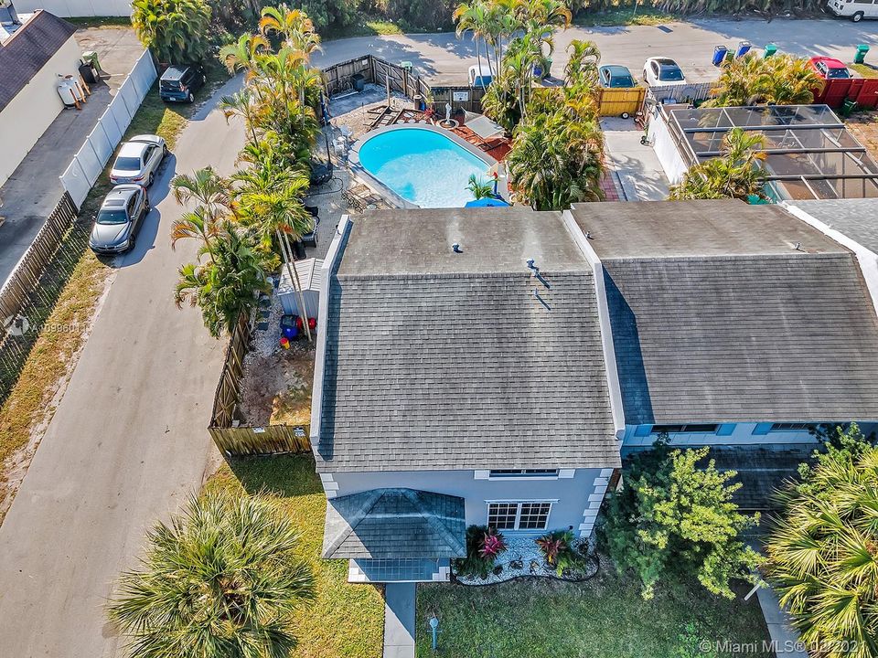 Vendido Recientemente: $269,900 (3 camas, 2 baños, 1500 Pies cuadrados)