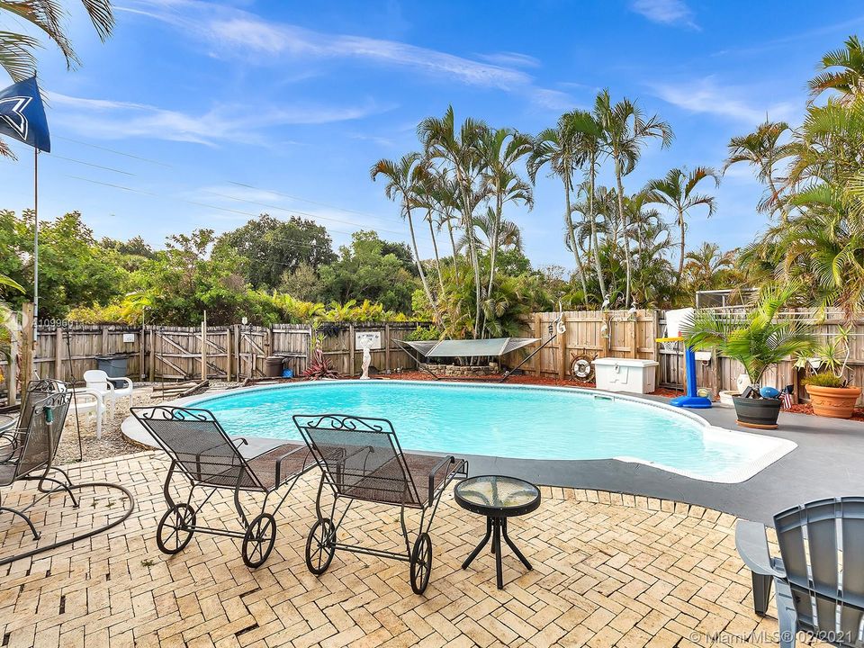 Vendido Recientemente: $269,900 (3 camas, 2 baños, 1500 Pies cuadrados)