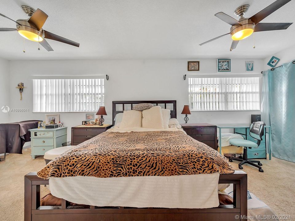 Vendido Recientemente: $269,900 (3 camas, 2 baños, 1500 Pies cuadrados)