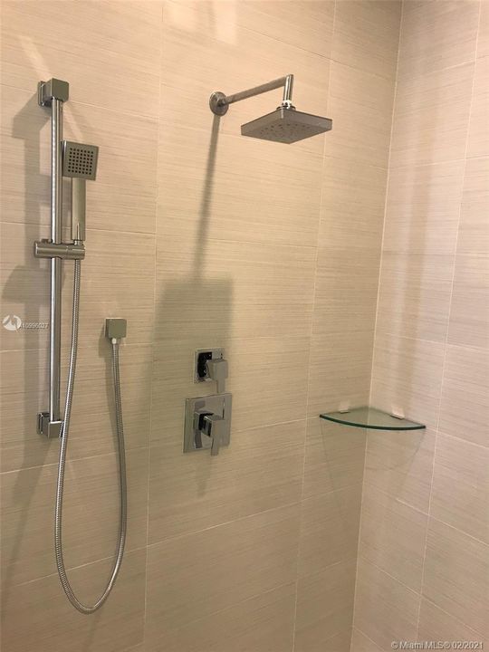 最近租的: $2,500 (3 贝兹, 2 浴室, 1360 平方英尺)