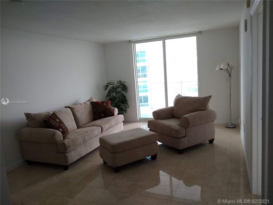 Recently Rented: $2,150 (1 beds, 1 baths, 791 Square Feet)