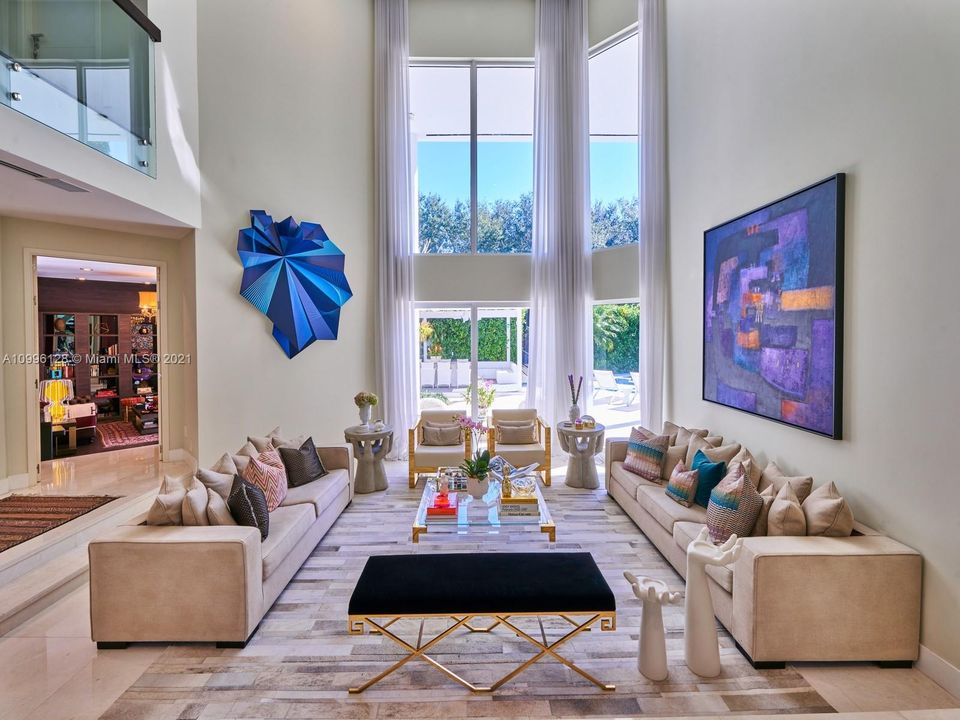 Recently Sold: $5,595,000 (6 beds, 7 baths, 6504 Square Feet)