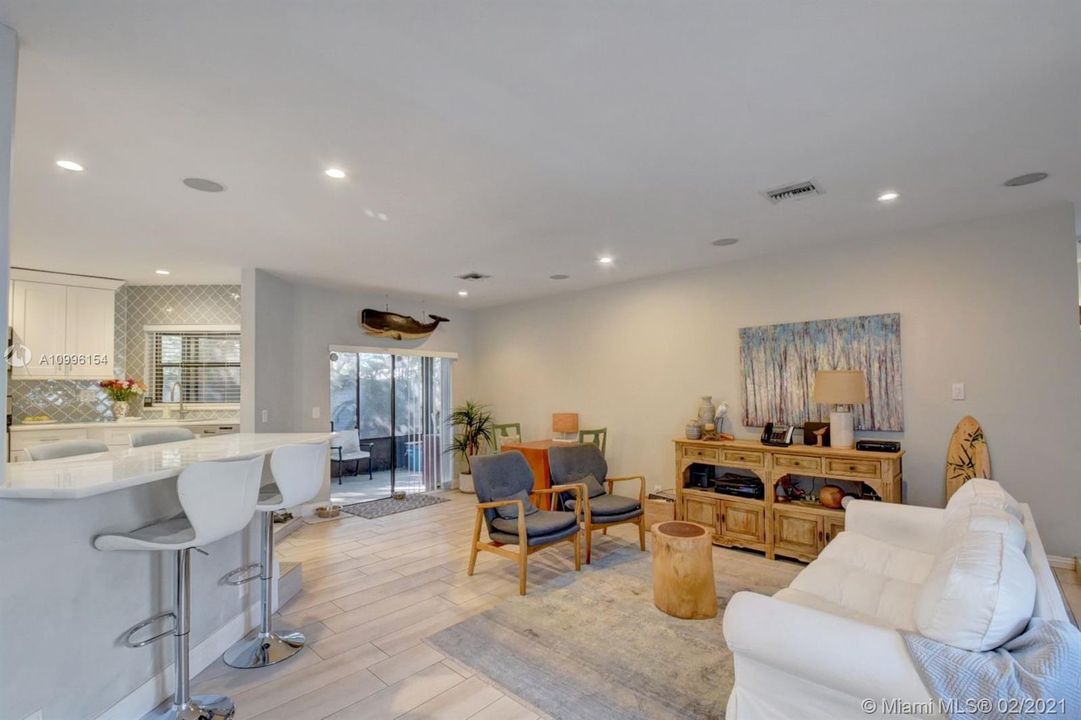 Recently Sold: $720,000 (3 beds, 2 baths, 1648 Square Feet)