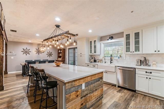 Recently Sold: $860,000 (5 beds, 3 baths, 0 Square Feet)