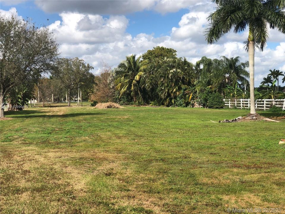 Recently Sold: $800,000 (2.73 acres)