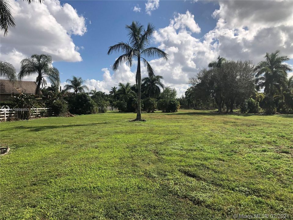 Recently Sold: $800,000 (2.73 acres)