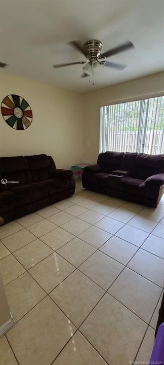 Recently Sold: $205,000 (3 beds, 2 baths, 1298 Square Feet)