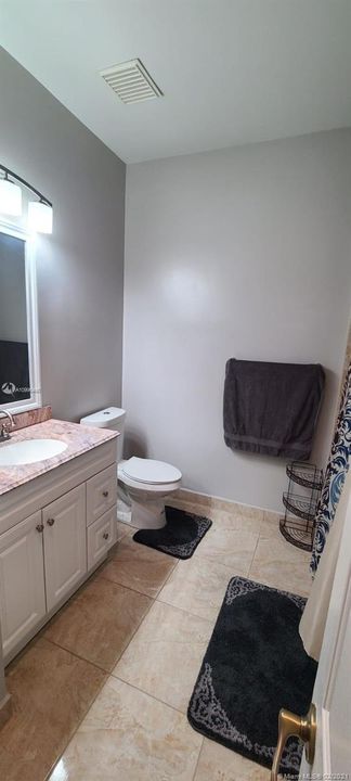 Recently Sold: $205,000 (3 beds, 2 baths, 1298 Square Feet)