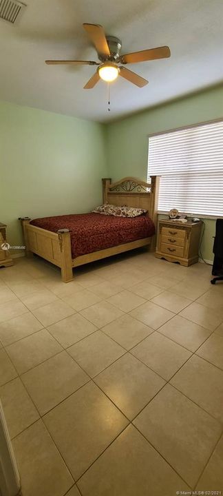 Recently Sold: $205,000 (3 beds, 2 baths, 1298 Square Feet)