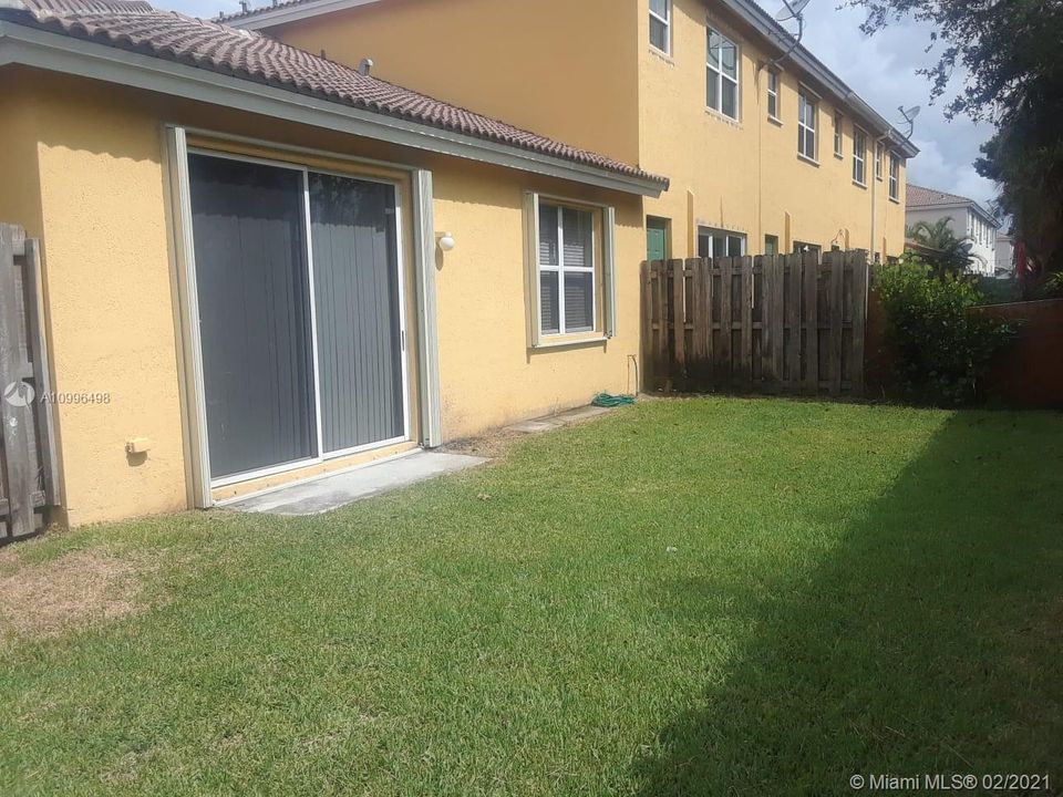 Recently Sold: $205,000 (3 beds, 2 baths, 1298 Square Feet)