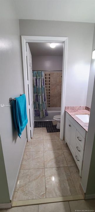 Recently Sold: $205,000 (3 beds, 2 baths, 1298 Square Feet)