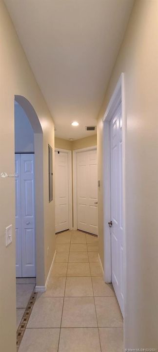 Recently Sold: $205,000 (3 beds, 2 baths, 1298 Square Feet)