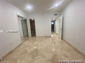 Recently Rented: $2,150 (2 beds, 2 baths, 871 Square Feet)
