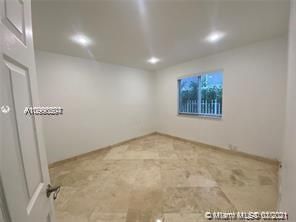 Recently Rented: $2,150 (2 beds, 2 baths, 871 Square Feet)